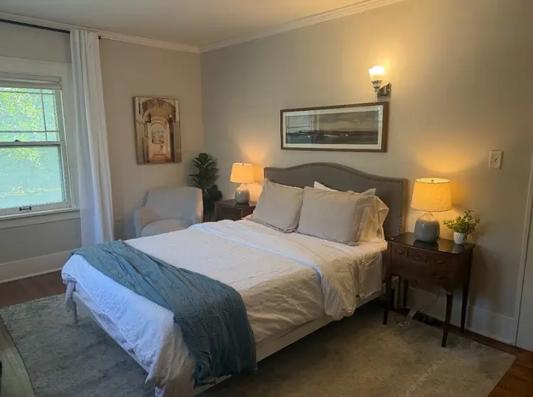 Comfortable furnished room for rent
