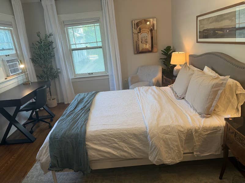 Comfortable furnished room for rent