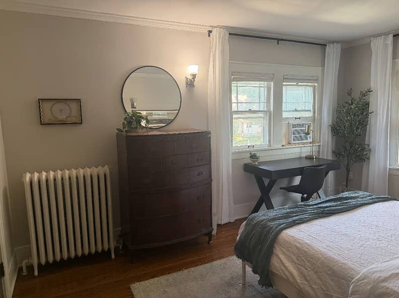 Comfortable furnished room for rent