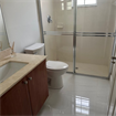 Room with Private Bathroom-PBG!!!